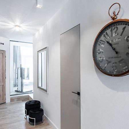 Luxury Apartment With A Balcony And A Terrace Prag Eksteriør billede