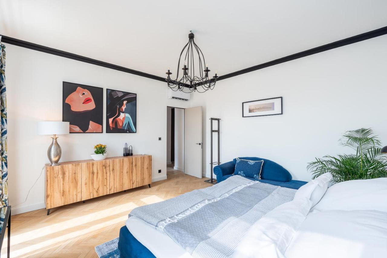 Luxury Apartment With A Balcony And A Terrace Prag Eksteriør billede
