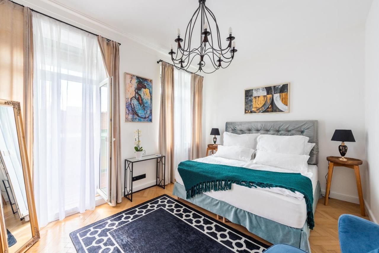 Luxury Apartment With A Balcony And A Terrace Prag Eksteriør billede